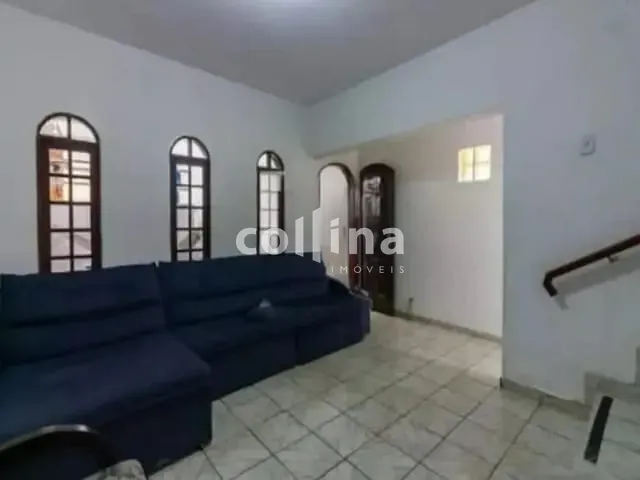 Casa 3 quartos e 2 banheiros, à venda, no bairro Pestana em Osasco