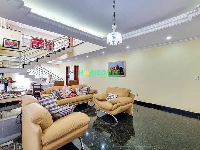 Casa com 379m² 4 quartos e 6 banheiros, à venda, no bairro Urbanova em São José dos Campos