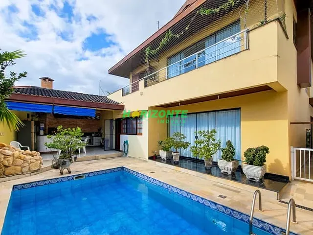 Casa com 379m² 4 quartos e 6 banheiros, à venda, no bairro Urbanova em São José dos Campos