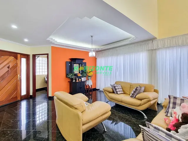 Casa com 379m² 4 quartos e 6 banheiros, à venda, no bairro Urbanova em São José dos Campos