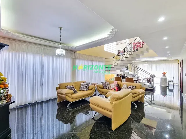 Casa com 379m² 4 quartos e 6 banheiros, à venda, no bairro Urbanova em São José dos Campos