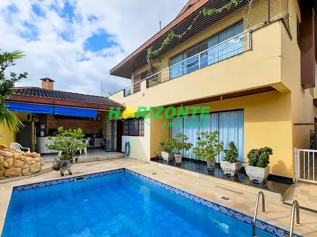 Casa com 379m² 4 quartos e 6 banheiros, à venda, no bairro Urbanova em São José dos Campos