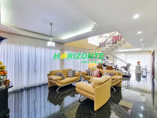 Casa com 379m² 4 quartos e 6 banheiros, à venda, no bairro Urbanova em São José dos Campos