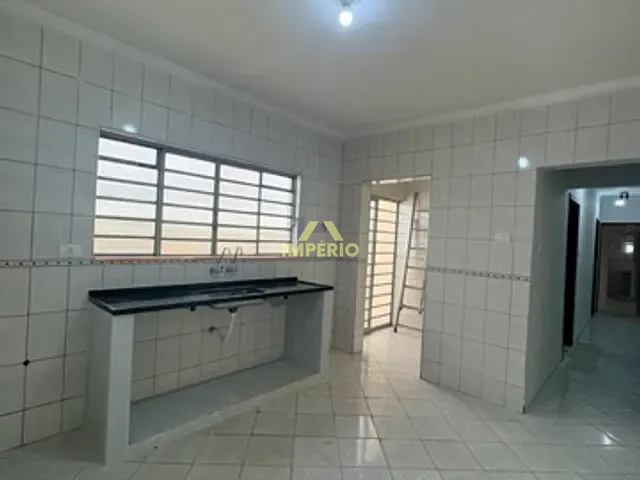 Casa com 125m² 2 quartos e 2 banheiros, para alugar, no bairro Jardim Saltense em Salto