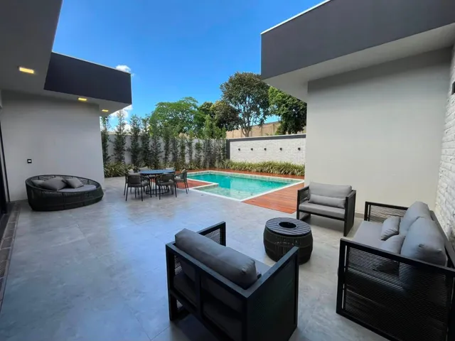 Casa com 680m² 4 quartos e 6 banheiros, à venda, no bairro Jardim Tarobá em Cambé