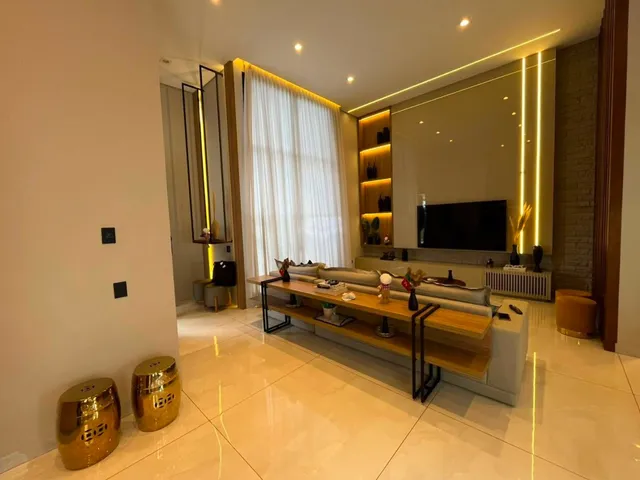 Casa com 680m² 4 quartos e 6 banheiros, à venda, no bairro Jardim Tarobá em Cambé