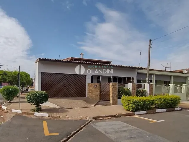 Casa com 264m² 3 quartos e 5 banheiros, para alugar, no bairro Jardim Bela Vista em Cosmópolis
