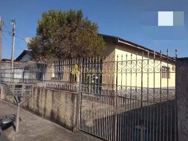 Casa 3 quartos e 2 banheiros, à venda, no bairro Maria Áurea em Pindamonhangaba