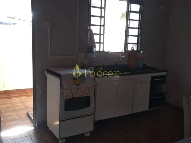 Casa 3 quartos e 2 banheiros, à venda, no bairro Maria Áurea em Pindamonhangaba