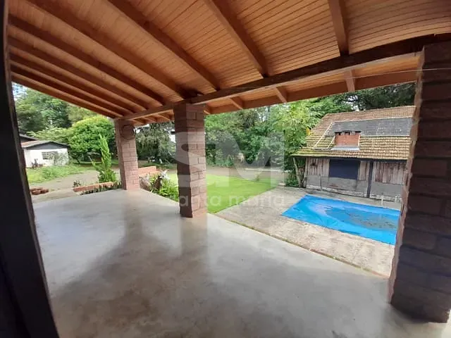 Casa com 2000m² 5 quartos e 3 banheiros, para alugar, no bairro Zona Rural em Guatambú