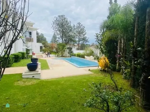 Casa com 1200m² 5 quartos e 7 banheiros, à venda, no bairro Residencial Morada dos Lagos em Barueri