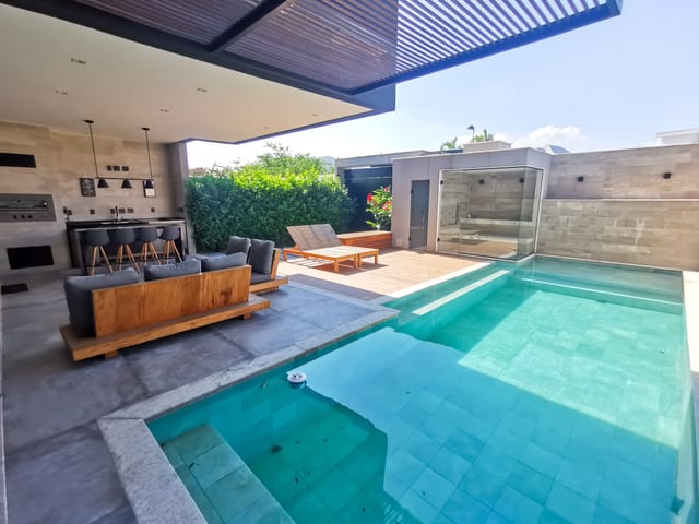 Casa 4 quartos e 5 banheiros, à venda, no bairro Vargem Grande em Rio de Janeiro
