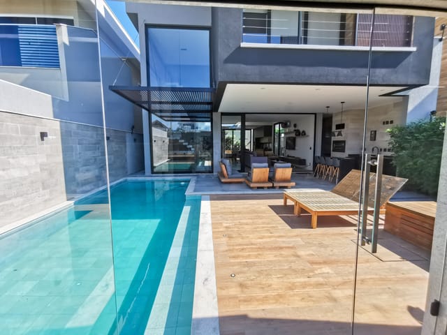 Casa 4 quartos e 5 banheiros, à venda, no bairro Vargem Grande em Rio de Janeiro