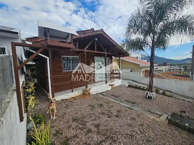 Casa com 200m² 2 quartos e 1 banheiro, à venda, no bairro Bela Vista em Palhoça