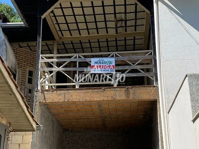 Casa 2 quartos e 1 banheiro, para alugar, no bairro centro em Ipira