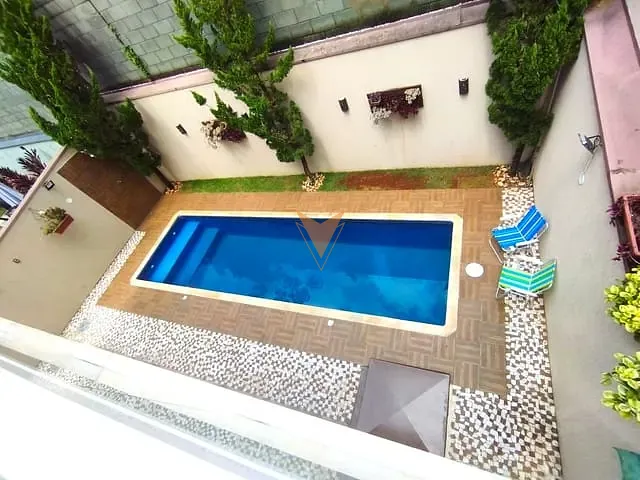 Casa com 250m² 3 quartos e 4 banheiros, à venda, no bairro Granja Viana em Cotia