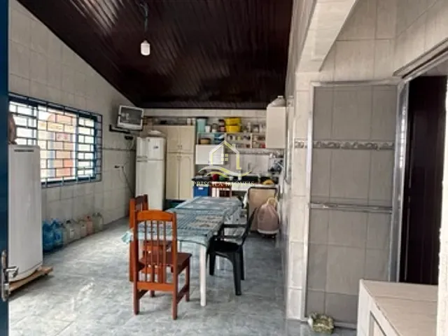 Casa com 400m² 2 quartos e 2 banheiros, à venda, no bairro Boraceia em Bertioga