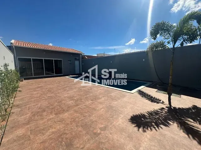 Casa com 160m² 1 quarto e 1 banheiro, à venda, no bairro Jardim Heloisa em Andradas