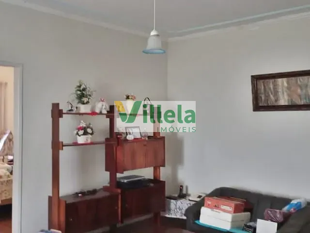 Casa com 734m² 3 quartos e 2 banheiros, à venda, no bairro Centro em Poá