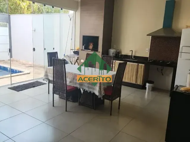 Casa com 300m² 3 quartos e 5 banheiros, à venda, no bairro Pinheiros em Araçatuba