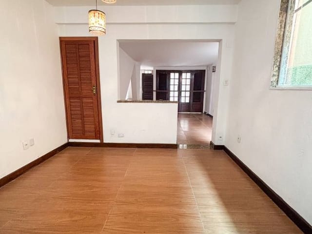 Casa com 90m² 3 quartos e 2 banheiros, à venda, no bairro Imbetiba em Macaé