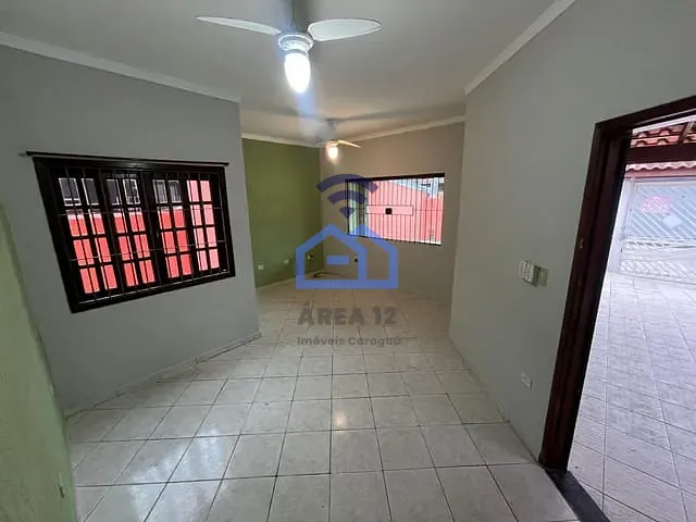 Casa 3 quartos e 1 banheiro, para alugar, no bairro Praia das Palmeiras em Caraguatatuba