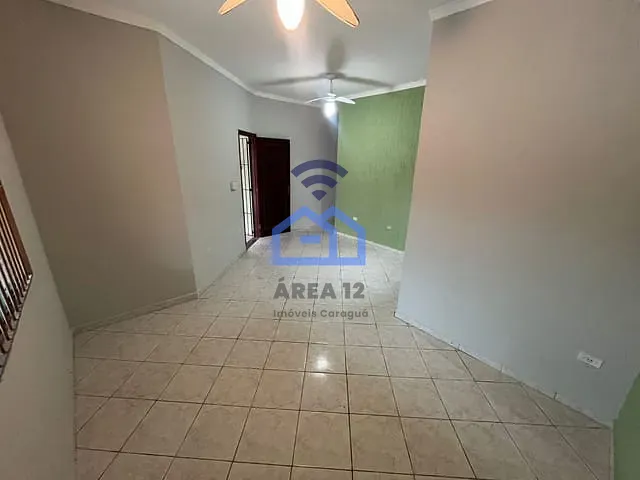 Casa 3 quartos e 1 banheiro, para alugar, no bairro Praia das Palmeiras em Caraguatatuba
