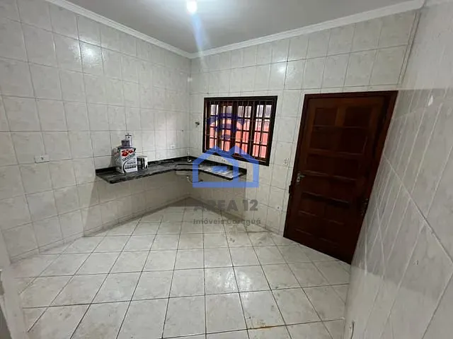 Casa 3 quartos e 1 banheiro, para alugar, no bairro Praia das Palmeiras em Caraguatatuba