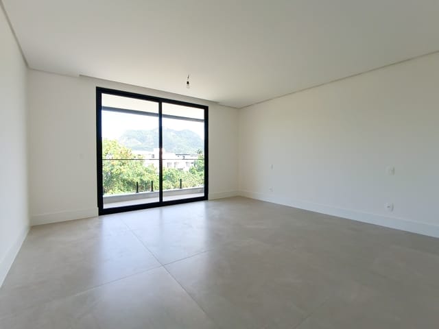 Casa 5 quartos e 8 banheiros, à venda, no bairro Recreio dos Bandeirantes em Rio de Janeiro