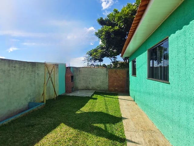 Casa com 560m² 2 quartos e 2 banheiros, à venda, no bairro Uvaranas em Ponta Grossa
