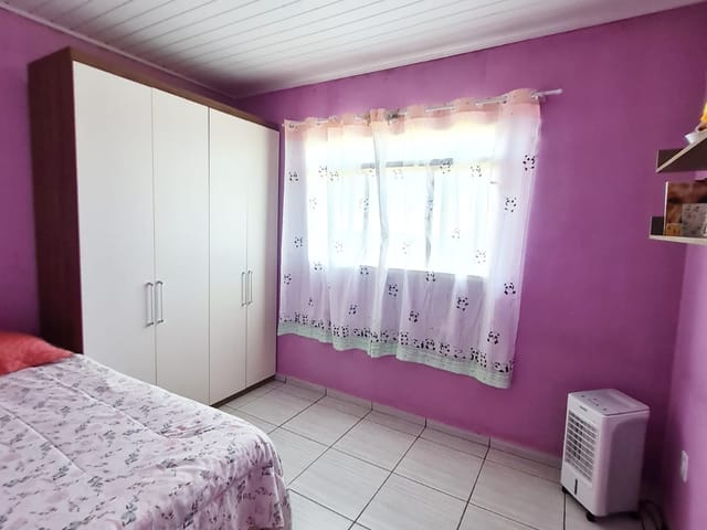 Casa com 560m² 2 quartos e 2 banheiros, à venda, no bairro Uvaranas em Ponta Grossa