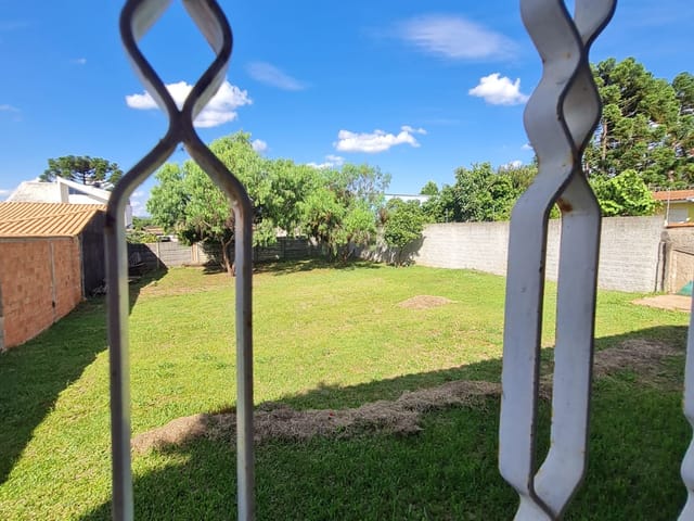 Casa com 560m² 2 quartos e 2 banheiros, à venda, no bairro Uvaranas em Ponta Grossa