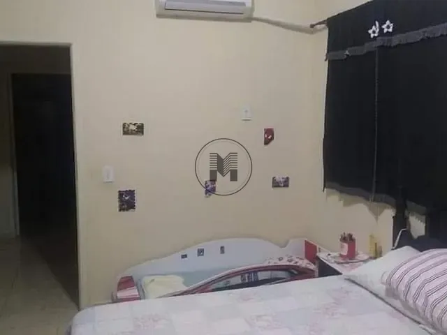Casa com 500m² 2 quartos e 1 banheiro, à venda, no bairro Engenheiro Neiva em Guaratinguetá