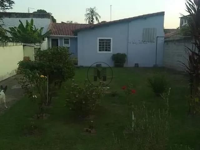 Casa com 500m² 2 quartos e 1 banheiro, à venda, no bairro Engenheiro Neiva em Guaratinguetá