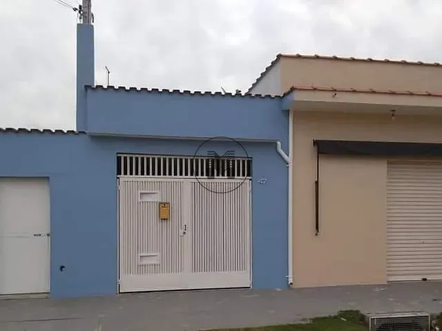 Casa com 500m² 2 quartos e 1 banheiro, à venda, no bairro Engenheiro Neiva em Guaratinguetá