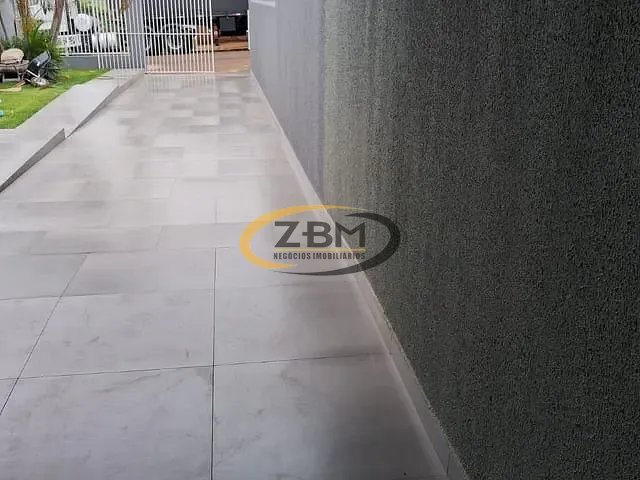 Casa com 180m² 2 quartos e 3 banheiros, à venda, no bairro Colúmbia em Londrina