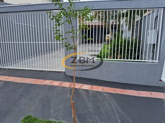 Casa com 180m² 2 quartos e 3 banheiros, à venda, no bairro Colúmbia em Londrina