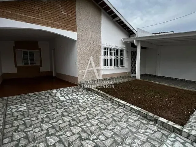Casa com 250m² 5 quartos e 3 banheiros, à venda, no bairro Independência em Taubaté