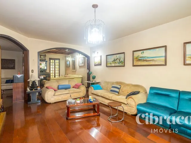 Casa 4 quartos e 2 banheiros, à venda, no bairro Bacacheri em Curitiba