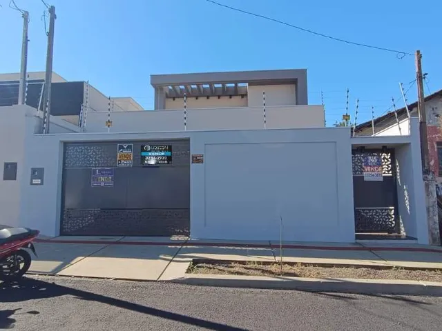 Casa com 250m² 3 quartos e 2 banheiros, à venda, no bairro Jardim Vila Rica em Cambé