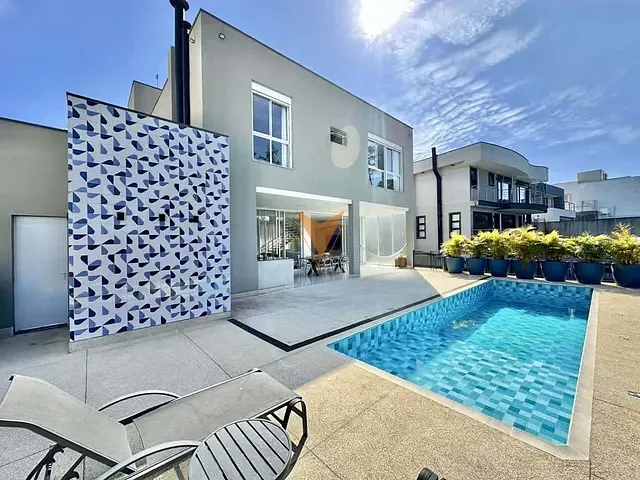 Casa 3 quartos e 5 banheiros, à venda, no bairro Moinho Velho em Cotia