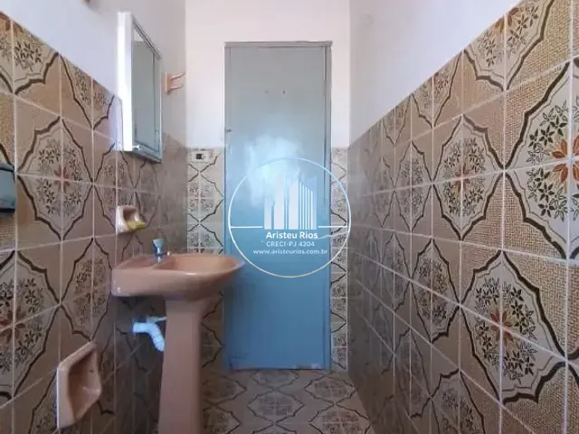 Casa com 150m² 3 quartos e 1 banheiro, para alugar, no bairro Saúde em Pouso Alegre