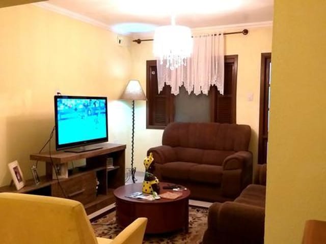 Casa com 500m² 3 quartos e 2 banheiros, à venda, no bairro Areal em Pelotas