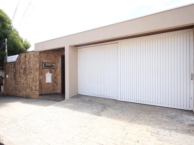 Casa com 414m² 3 quartos e 4 banheiros, à venda ou para alugar, no bairro Centro em São João da Boa Vista