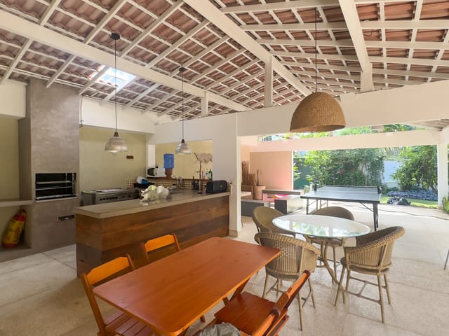 Casa com 910m² 5 quartos e 6 banheiros, à venda ou para alugar, no bairro Barra da Tijuca em Rio de Janeiro