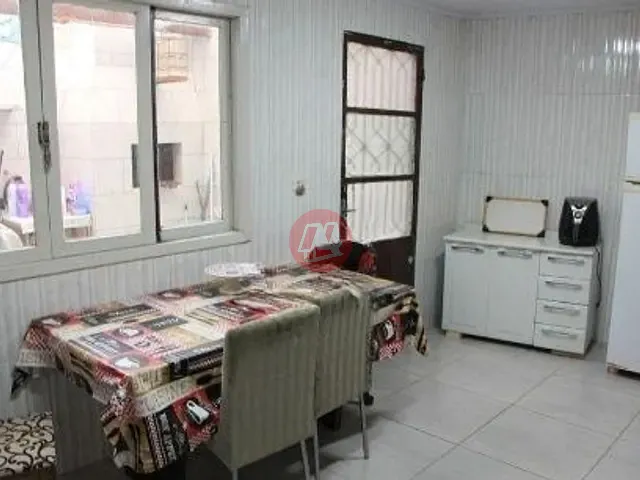 Casa com 175m² 3 quartos e 1 banheiro, para alugar, no bairro Jardim Carvalho em Porto Alegre