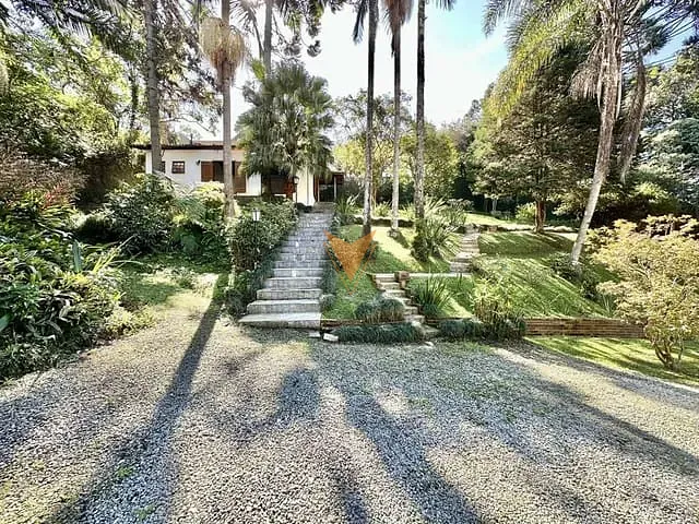 Casa 3 quartos e 4 banheiros, à venda ou para alugar, no bairro Algarve em Cotia