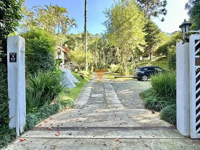 Casa 3 quartos e 4 banheiros, à venda ou para alugar, no bairro Algarve em Cotia