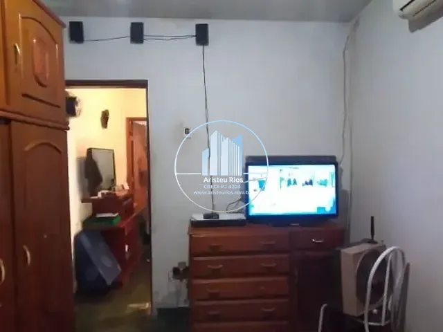 Casa com 200m² 5 quartos e 2 banheiros, para alugar, no bairro Centro em Pouso Alegre