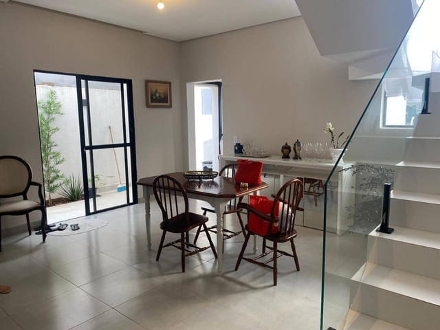 Casa com 2000m² 3 quartos e 1 banheiro, à venda, no bairro Vila Monte Alegre em Paulínia